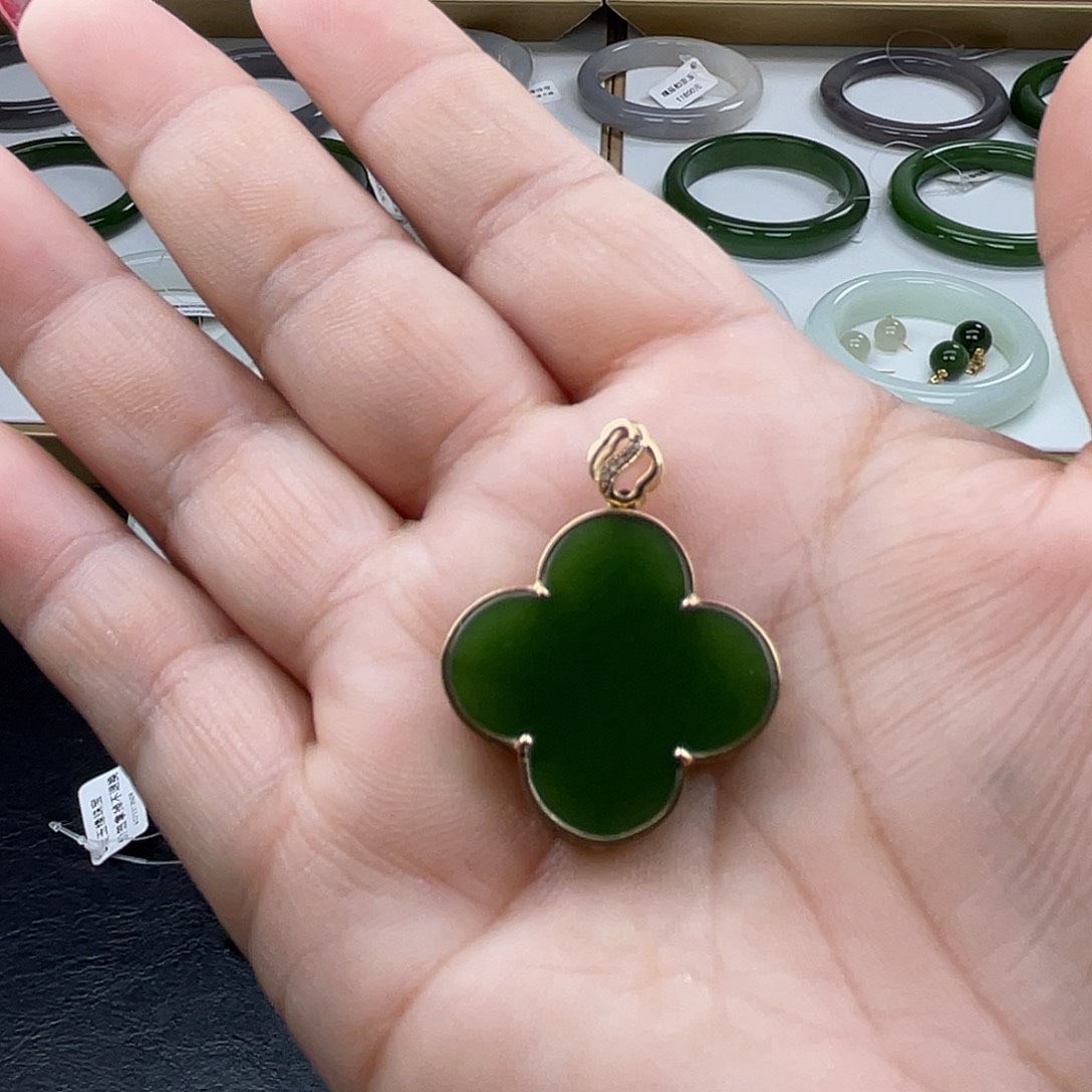 和田玉（碧玉）颈饰18K金镶嵌