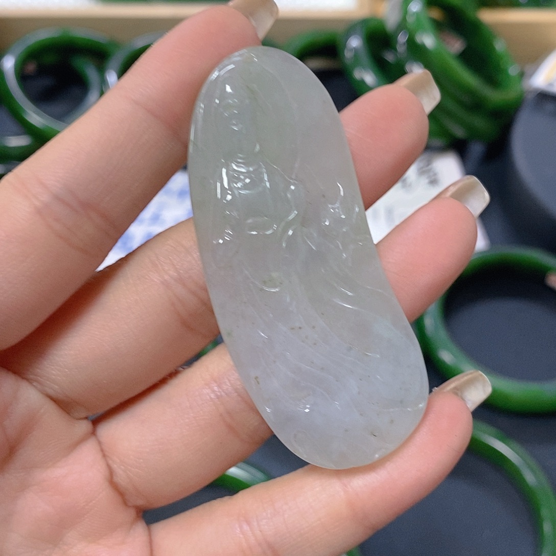 翡翠未镶嵌颈饰观音吊坠