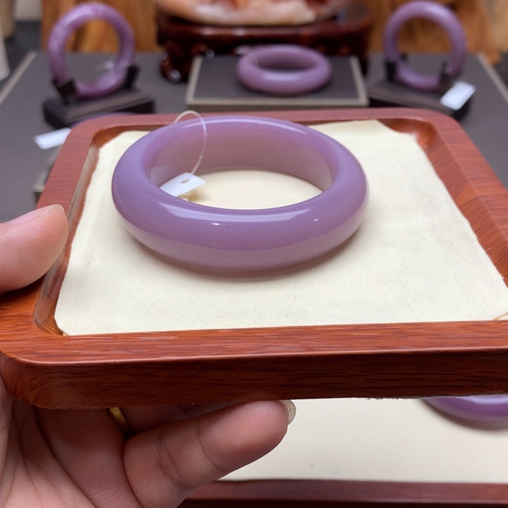 淡***福石英岩玉手镯未镶嵌56