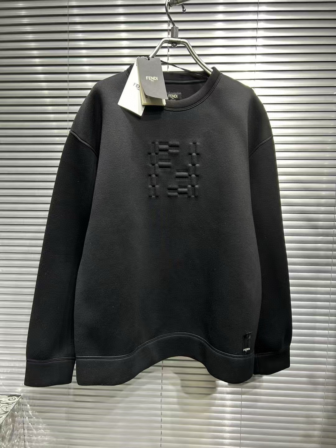 未使用 FENDI/芬迪 24fw爆款浮雕刺绣字母黑色太空棉卫衣/m码