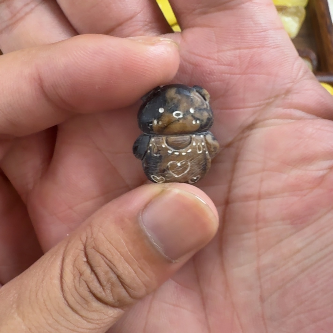 小***当未镶嵌琥珀珠宝奇石