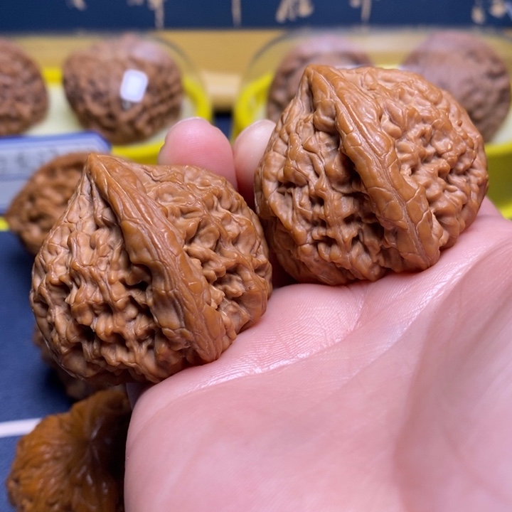 文玩核桃吊坠40虎头王