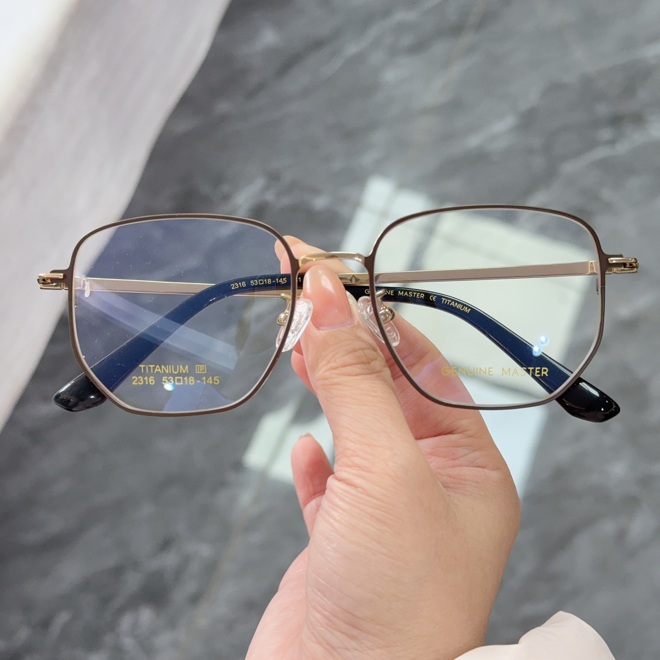 大框羽毛钛2316深圳眼镜工厂进口纯钛超轻眼镜框