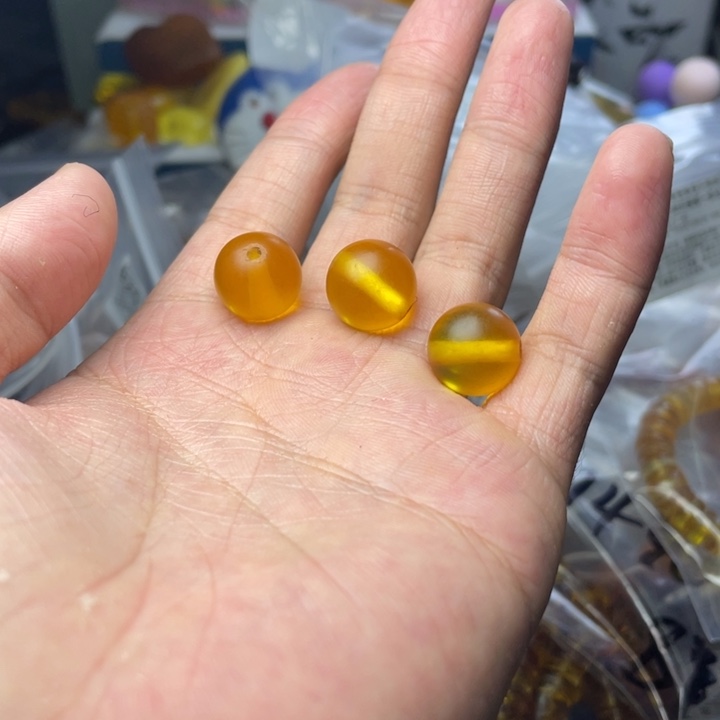 未镶嵌琥珀珠宝奇石