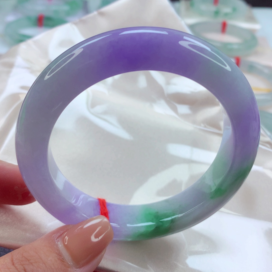 翡翠手镯未镶嵌师妹