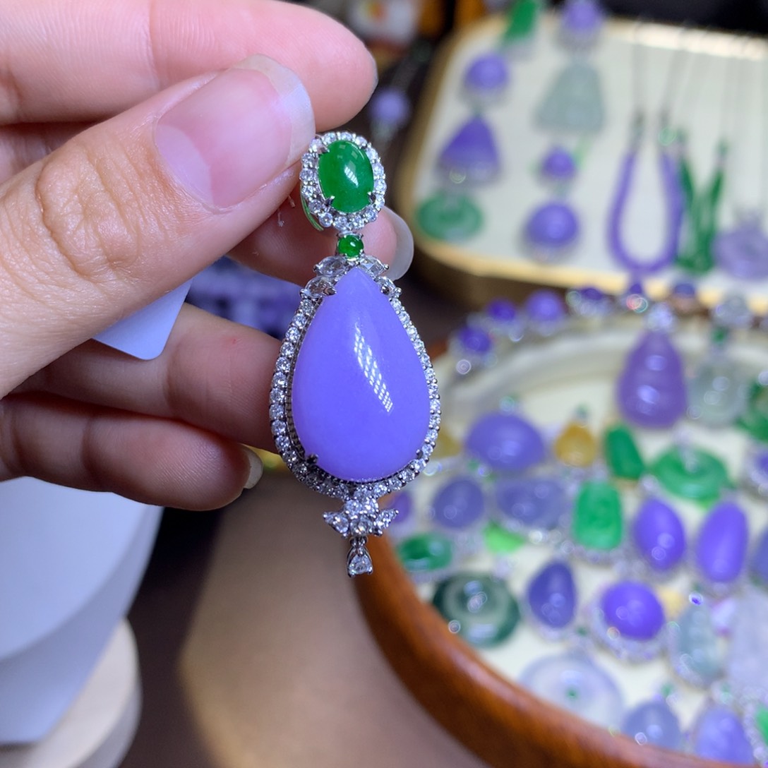 翡翠颈饰18K金镶嵌翡翠