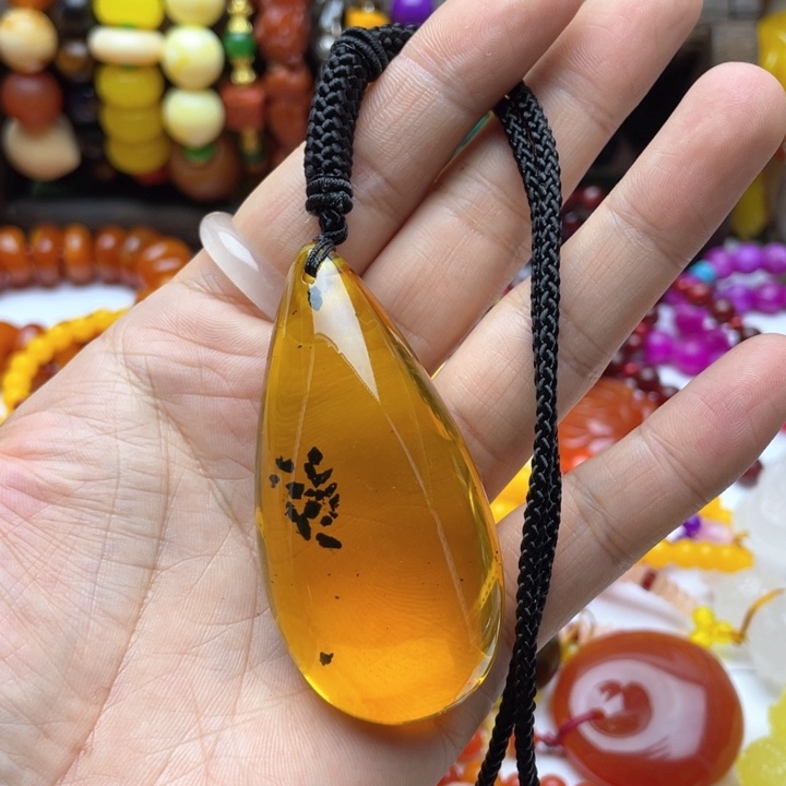 树脂制品42号水滴吊坠