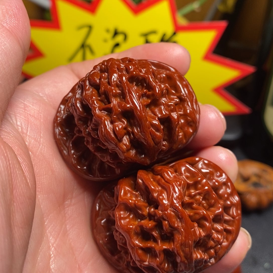 文玩核桃吊坠43虎头