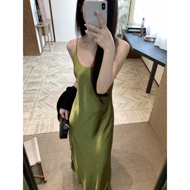 W51 落日余晖 长裙吊带优雅奢华高级感气质显瘦法式时尚连衣裙