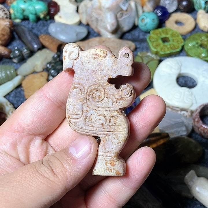 和田玉未镶嵌颈饰60