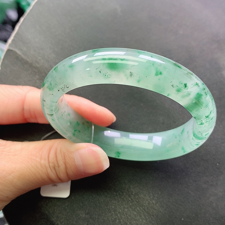 石英质玉未镶嵌手镯