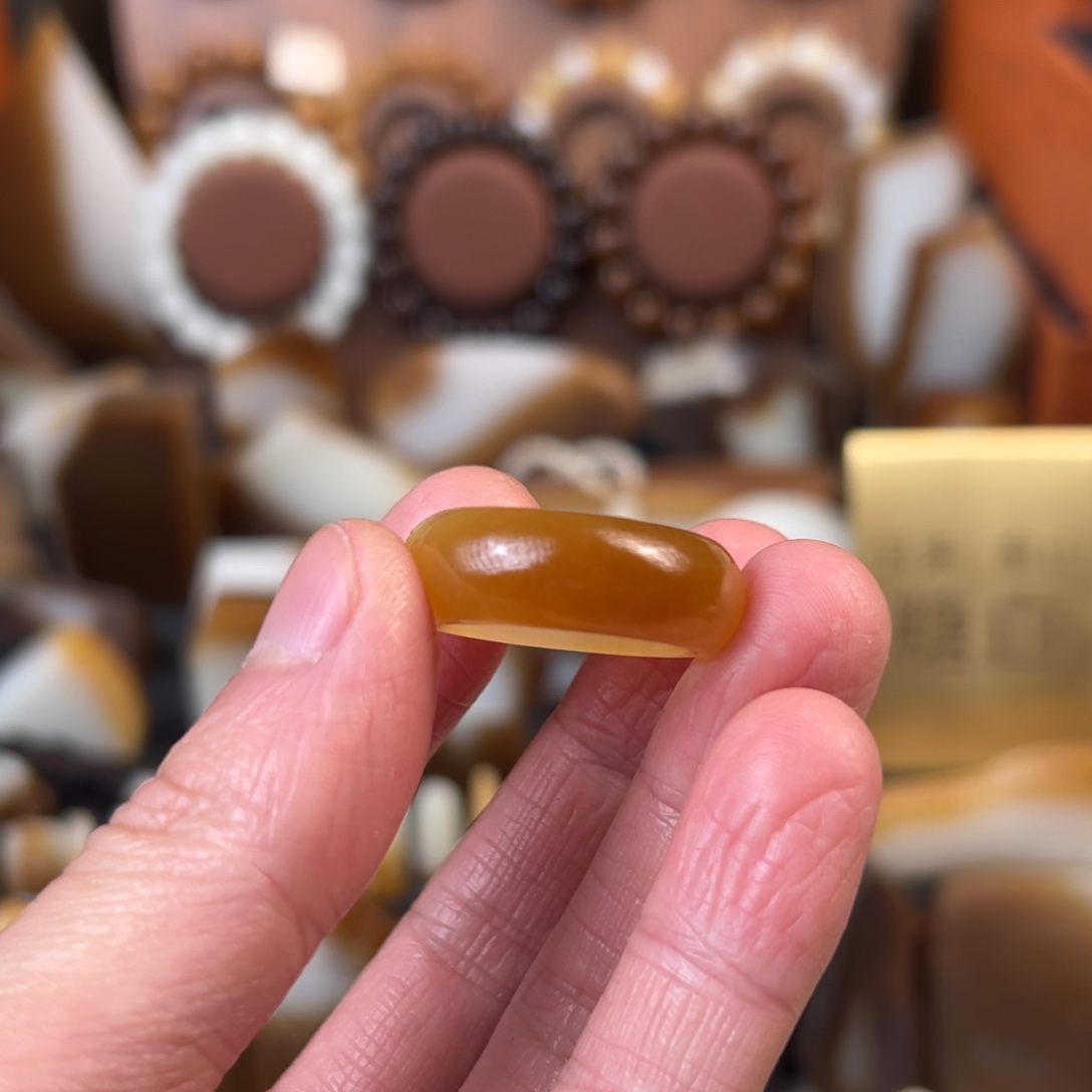 好***计和田玉（糖玉）未镶嵌颈饰