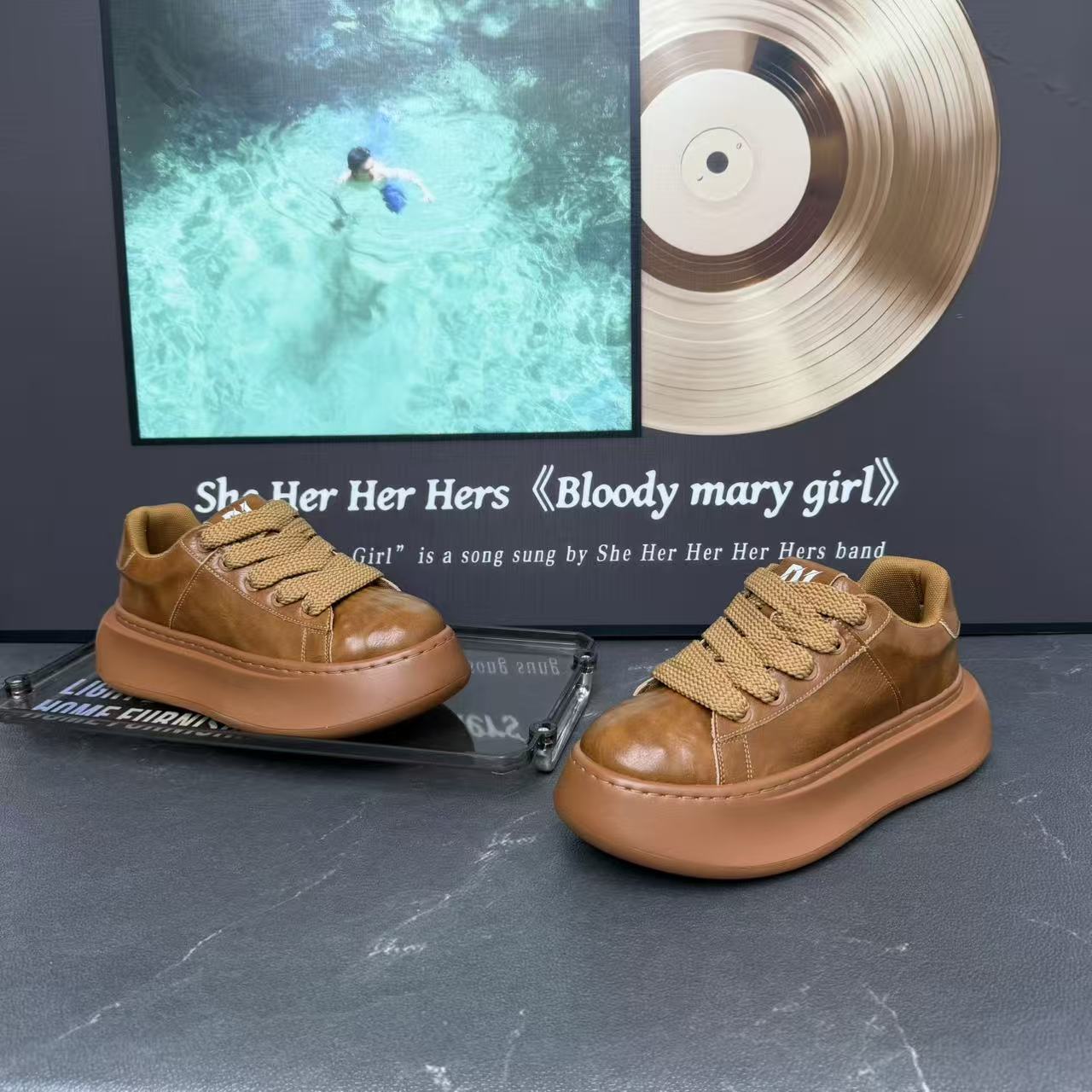 2025年百搭舒适冬季新款简约纯色增高厚底休闲时尚个性男士板鞋