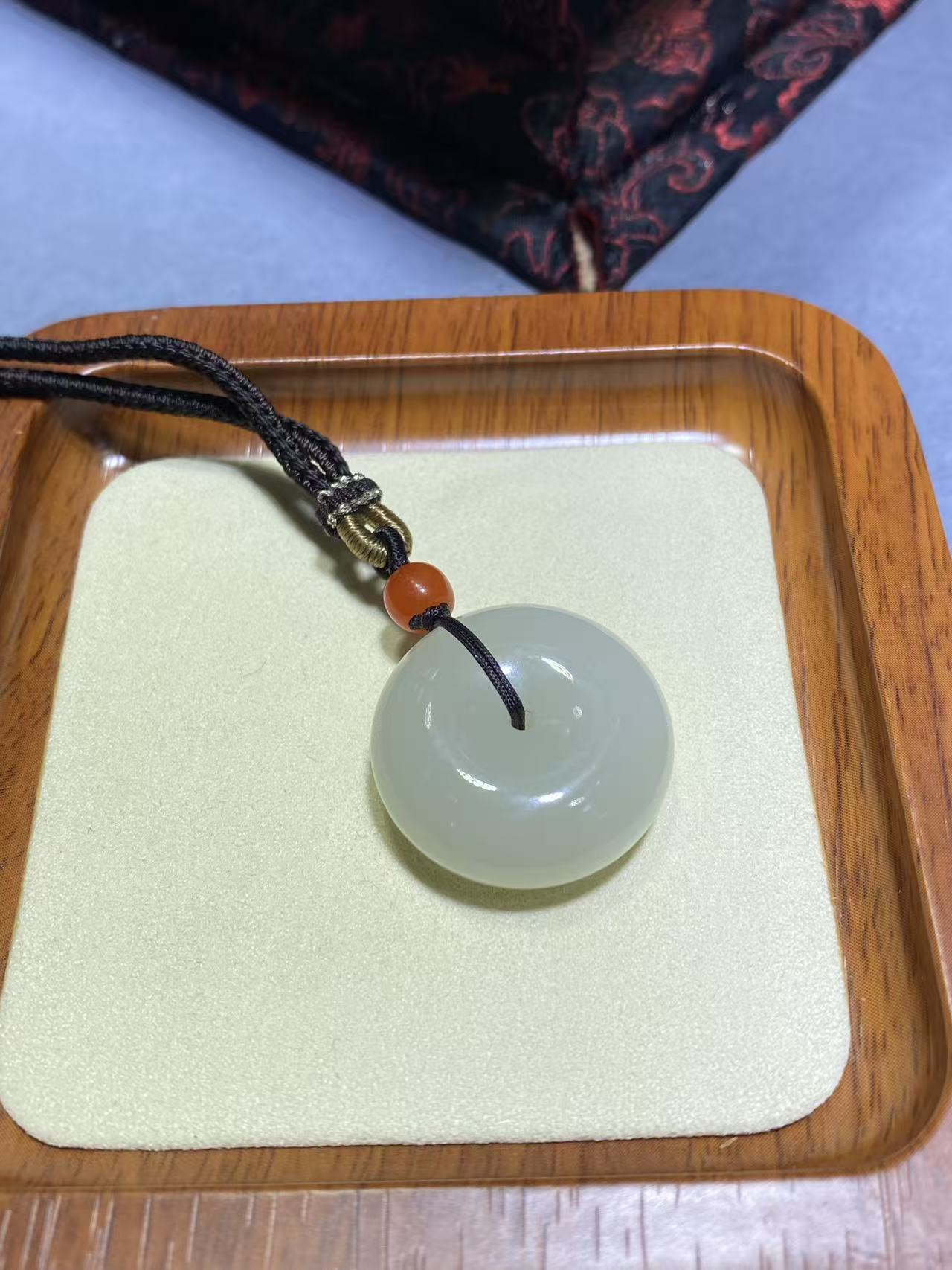 和田玉怀古平安扣吊坠