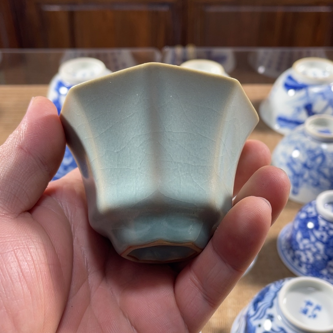 明月款汝窑粉青开片八方杯