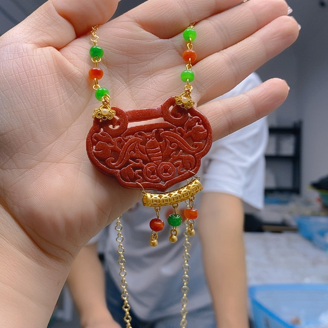 翡翠颈饰未镶嵌翡翠吊坠