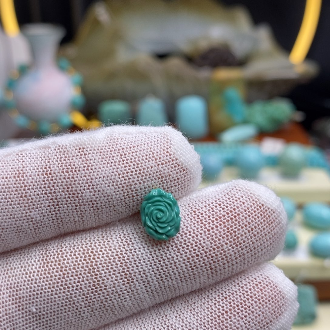 绿松石未镶嵌珠宝奇石