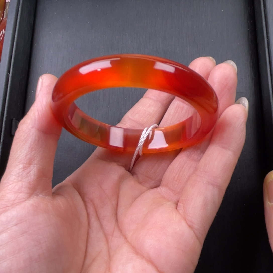 玛瑙/玉髓手镯未镶嵌53圈口