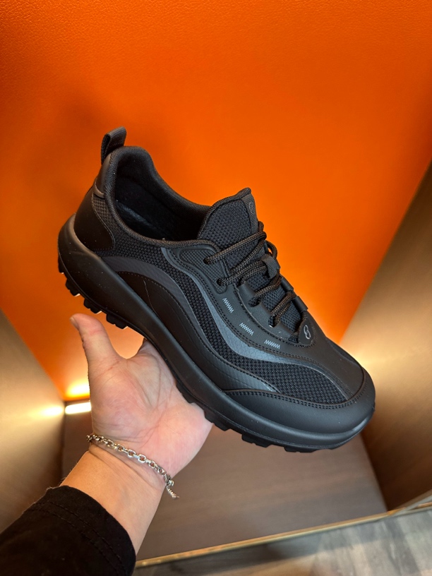 广州精品男鞋（单鞋）断码休闲鞋系带时尚休闲高帮鞋潮鞋厚）