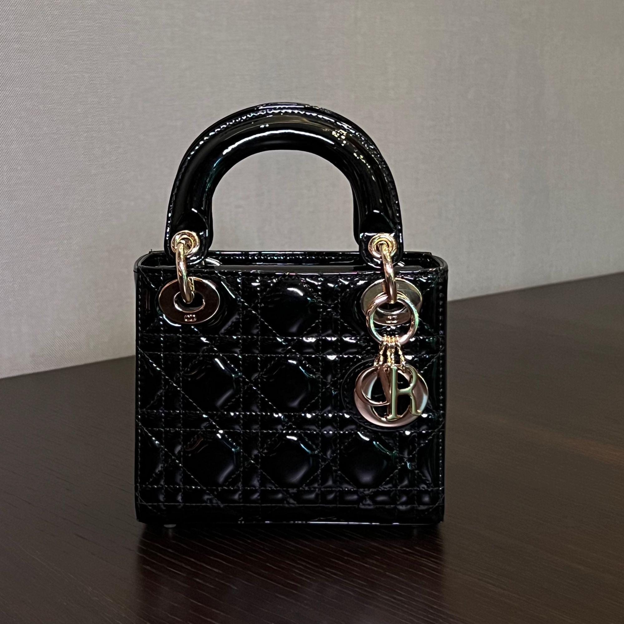 手工高定 带飞漆皮 百搭 单肩斜挎 轻奢潮流 气质 美包