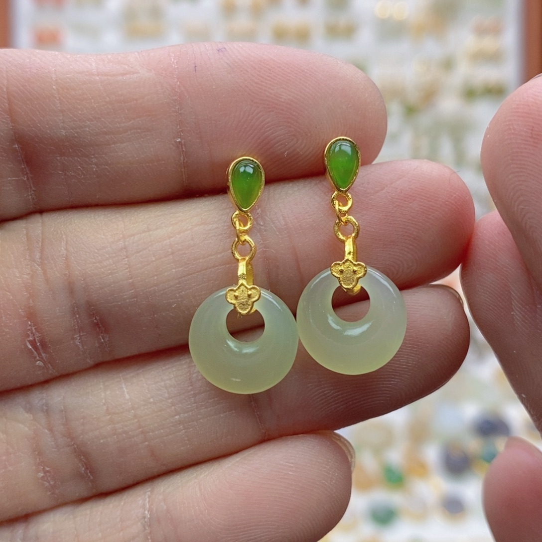 麦***菜和田玉银S925镶嵌耳饰