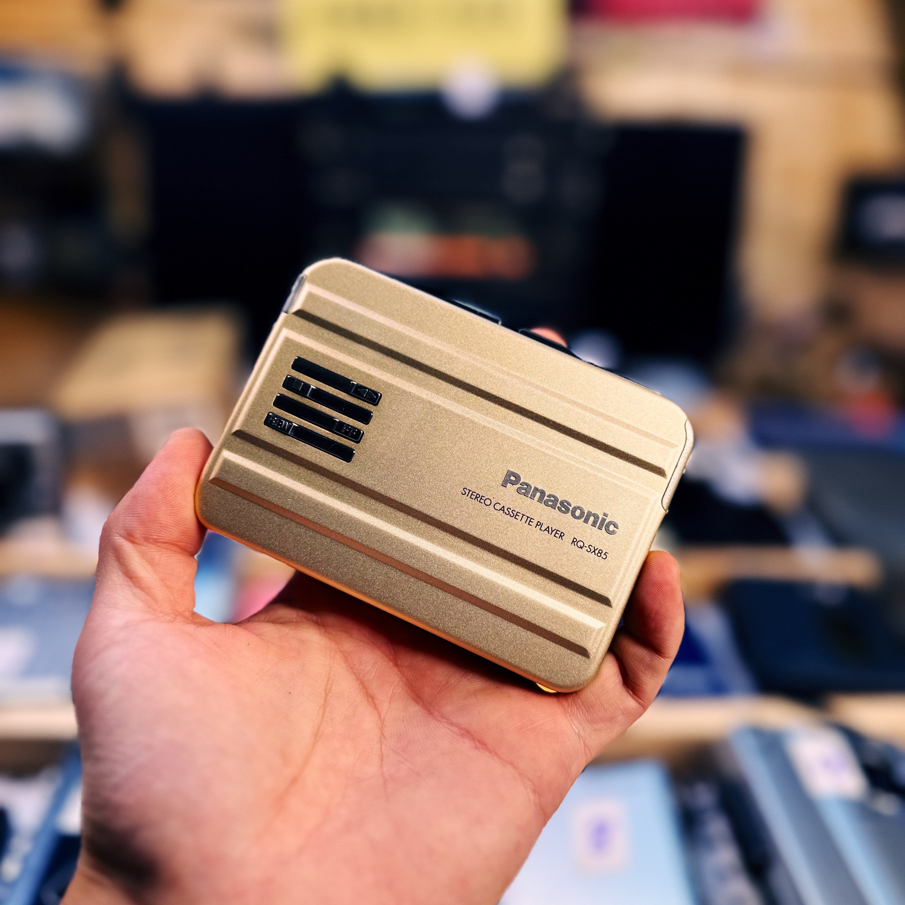 经典型号RQ-SX85工艺品摆件