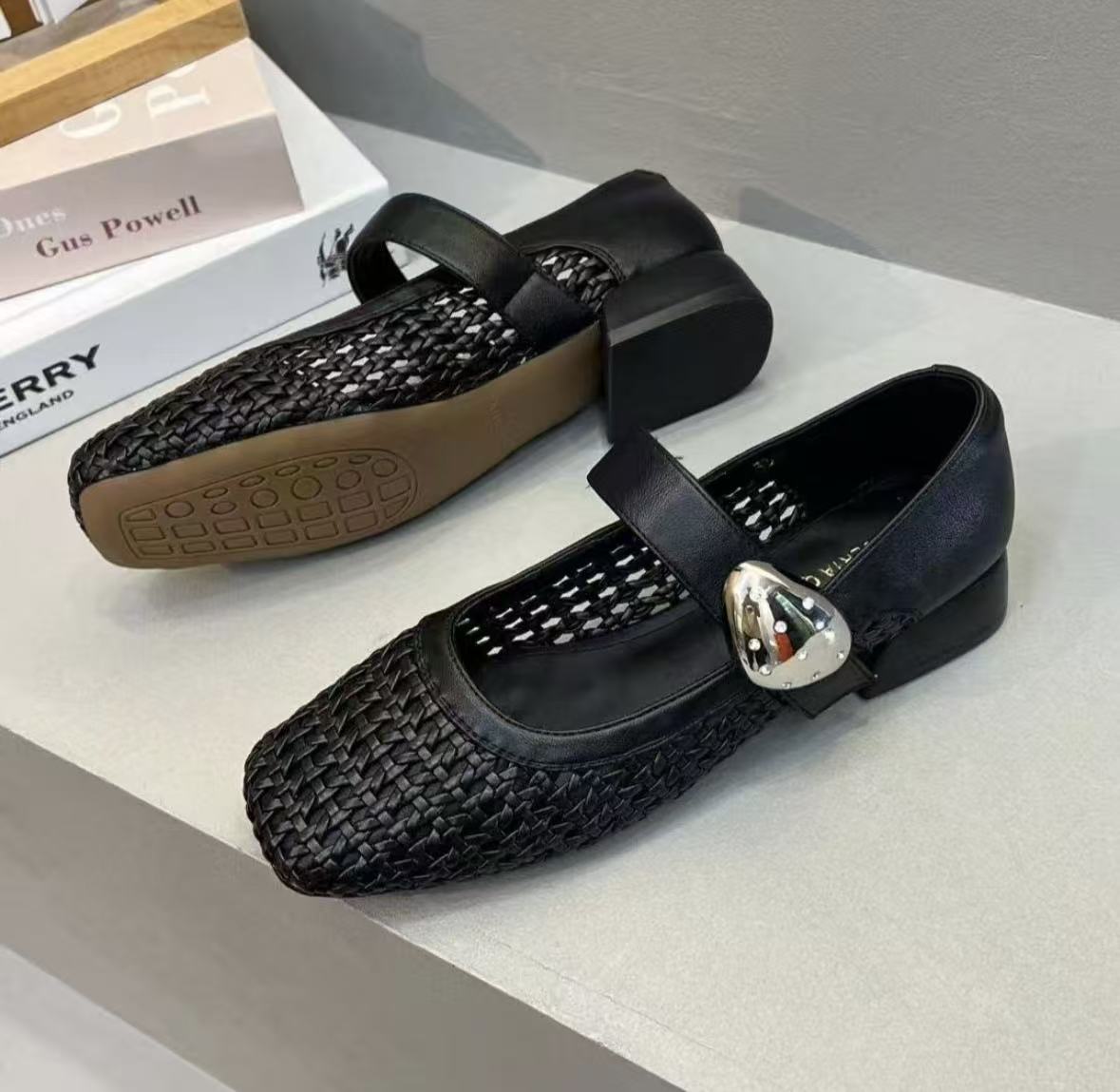 3396 简约编织镂空单鞋女魔术贴一字扣带浅口圆头休闲粗跟单鞋