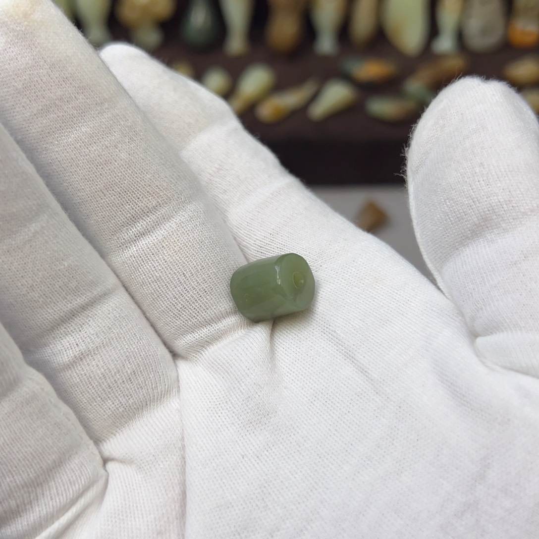 云***岫岩河磨玉（透闪石质玉）未镶嵌颈饰