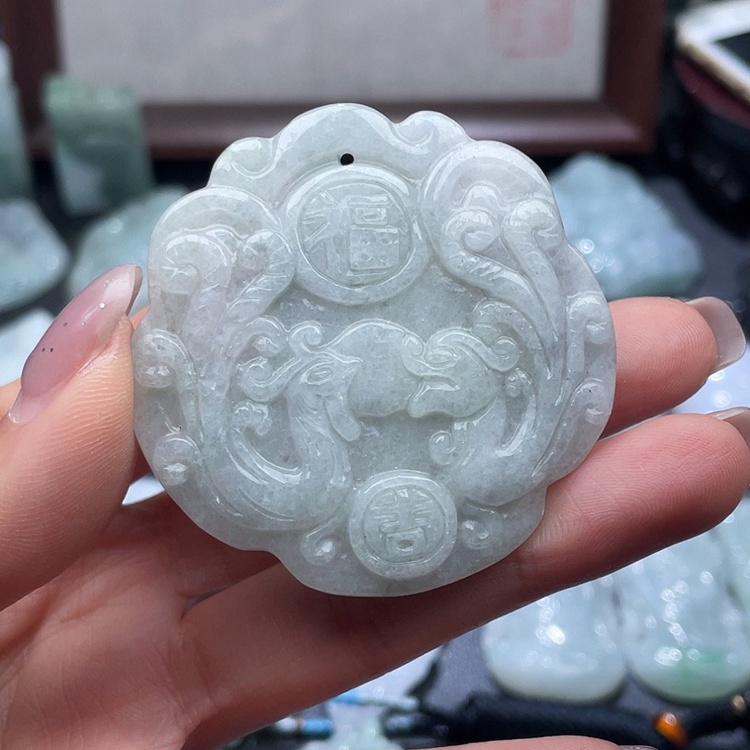 翡翠未镶嵌颈饰翡翠