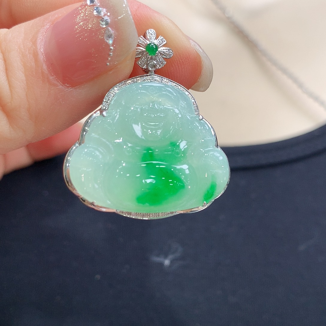 翡翠颈饰18K金镶嵌佛公