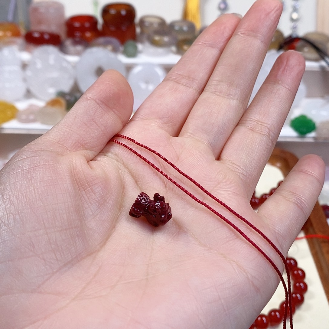 宝***.天然辰砂戒指编绳