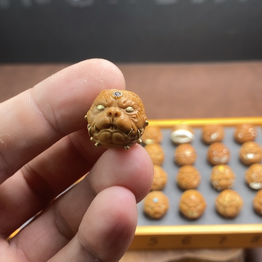 万***六猴头单颗雕刻镶嵌狗王