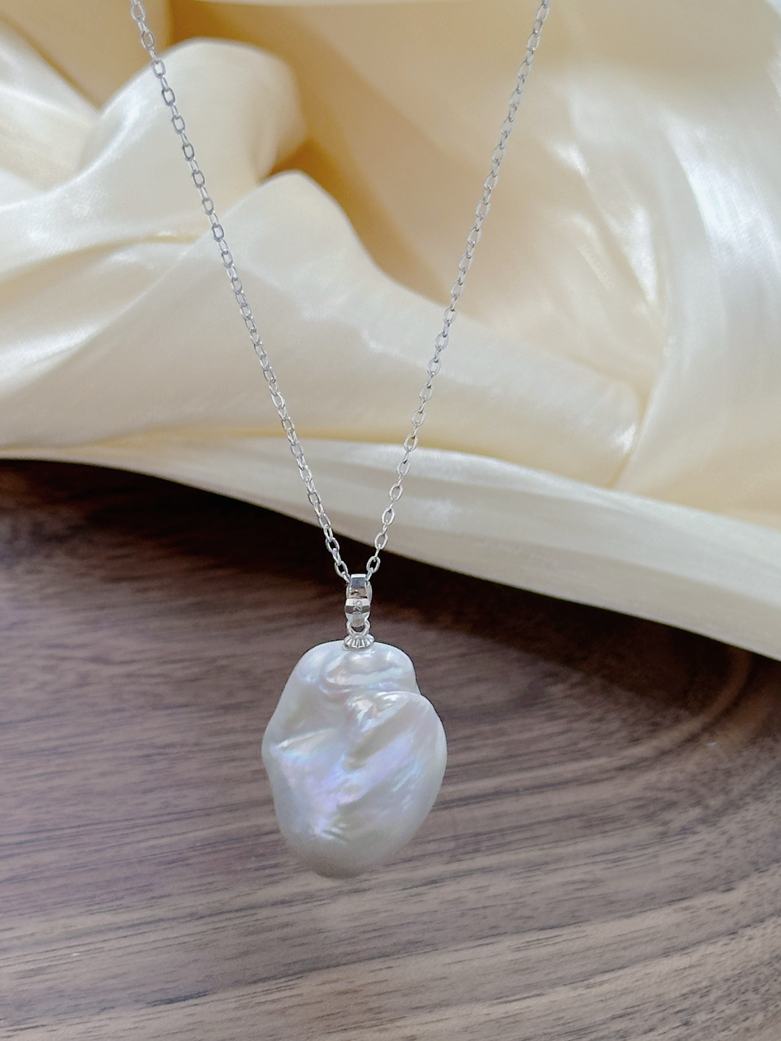 巴洛克吊坠 白炫彩百搭个性