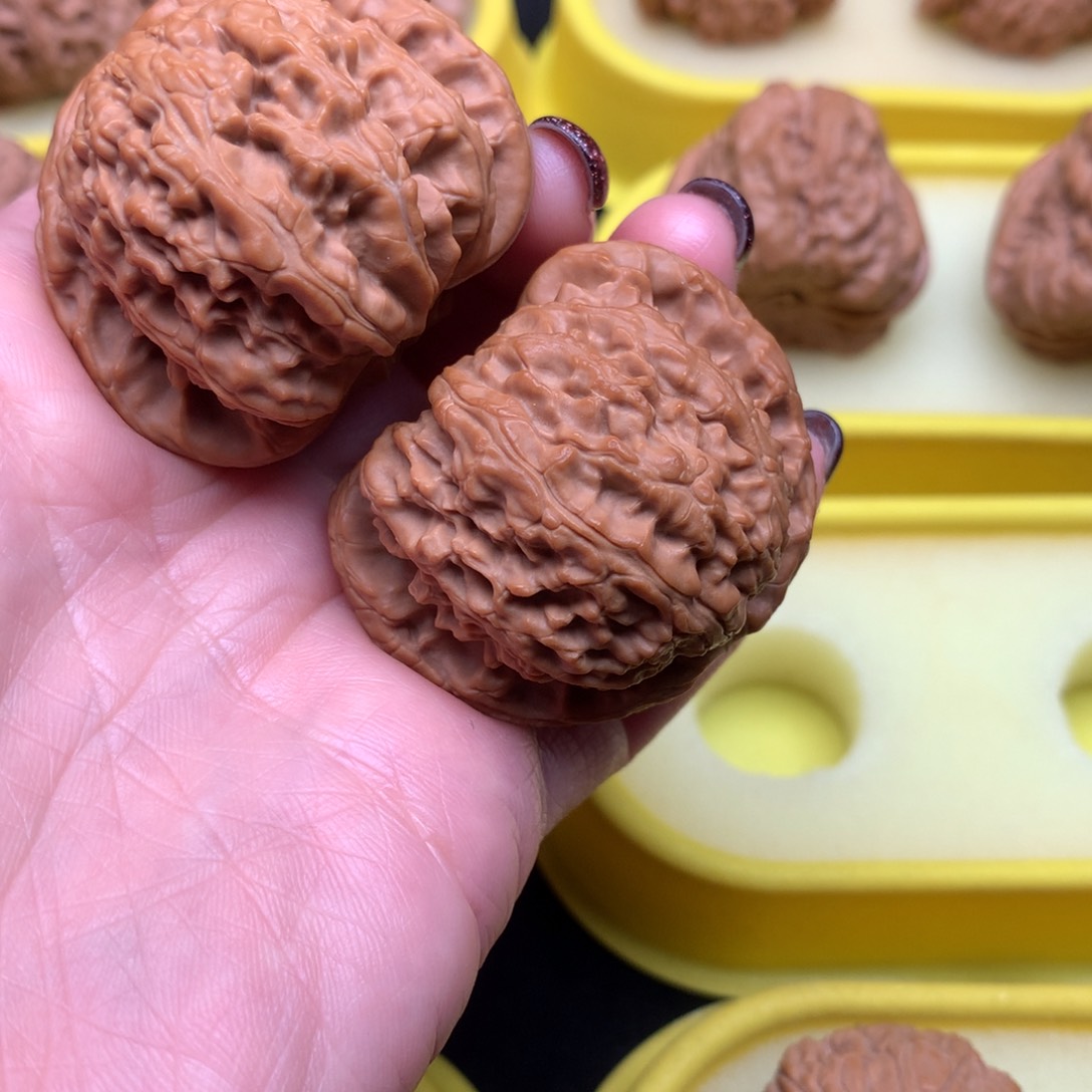 文玩核桃吊坠此***.白狮子