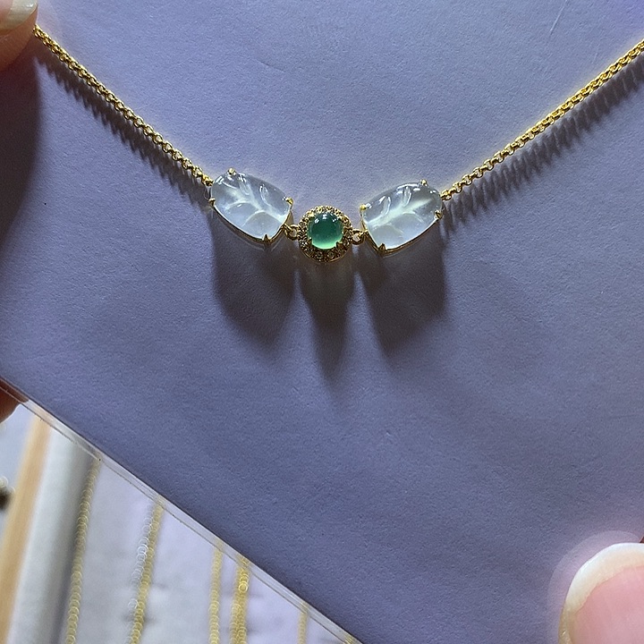 吊坠(不含链)18K金镶嵌翡翠手链