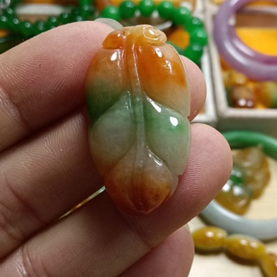 翡翠颈饰未镶嵌翡翠