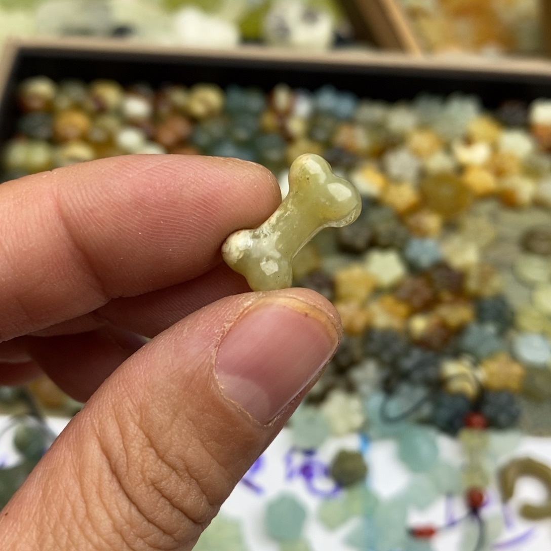 岫玉天然岫玉挂件，默认微瑕，不退不换未镶嵌