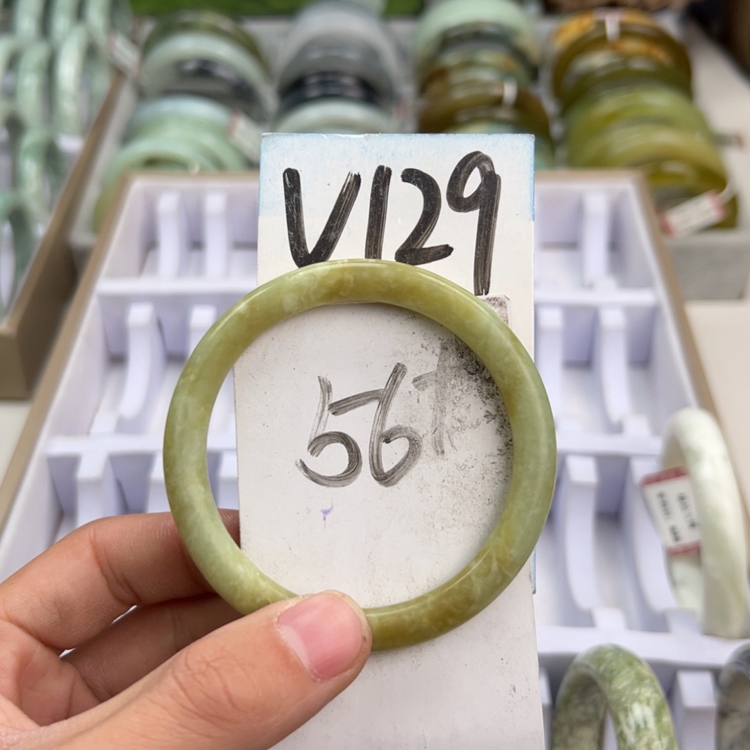 岫玉手镯未镶嵌天然岫玉微瑕