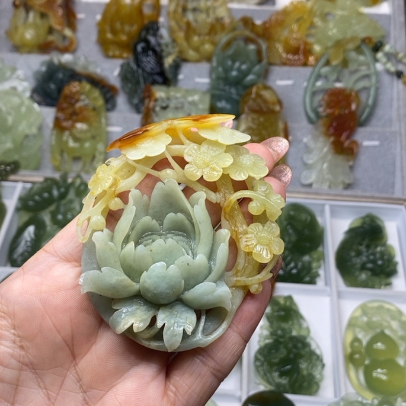 【闪购商品】蛇纹石玉颈饰未镶嵌海****儿