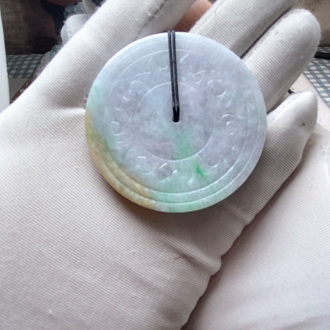 翡翠颈饰未镶嵌天然