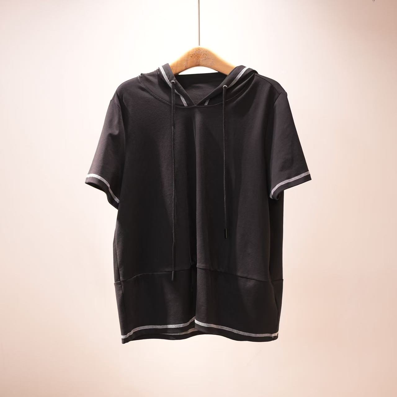 一席之地2025夏季新款宽松连帽大码休闲明线纯色短袖T恤