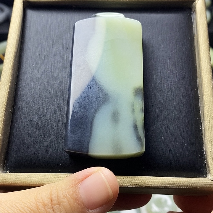 老***鬼和田玉未镶嵌颈饰