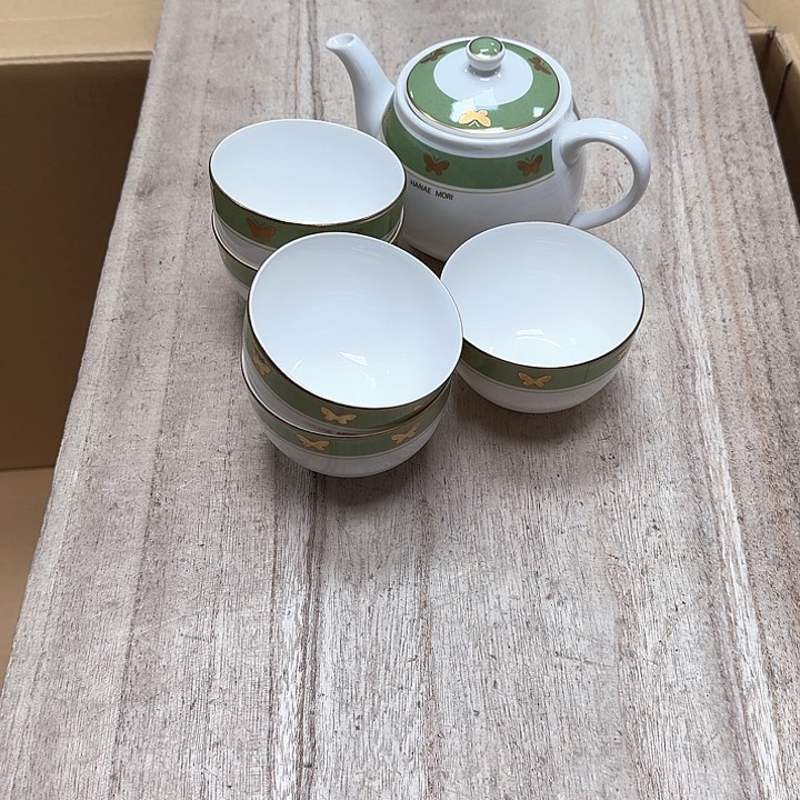 瓷片噗哈哈哈哈哈哈哈哈哈我笑