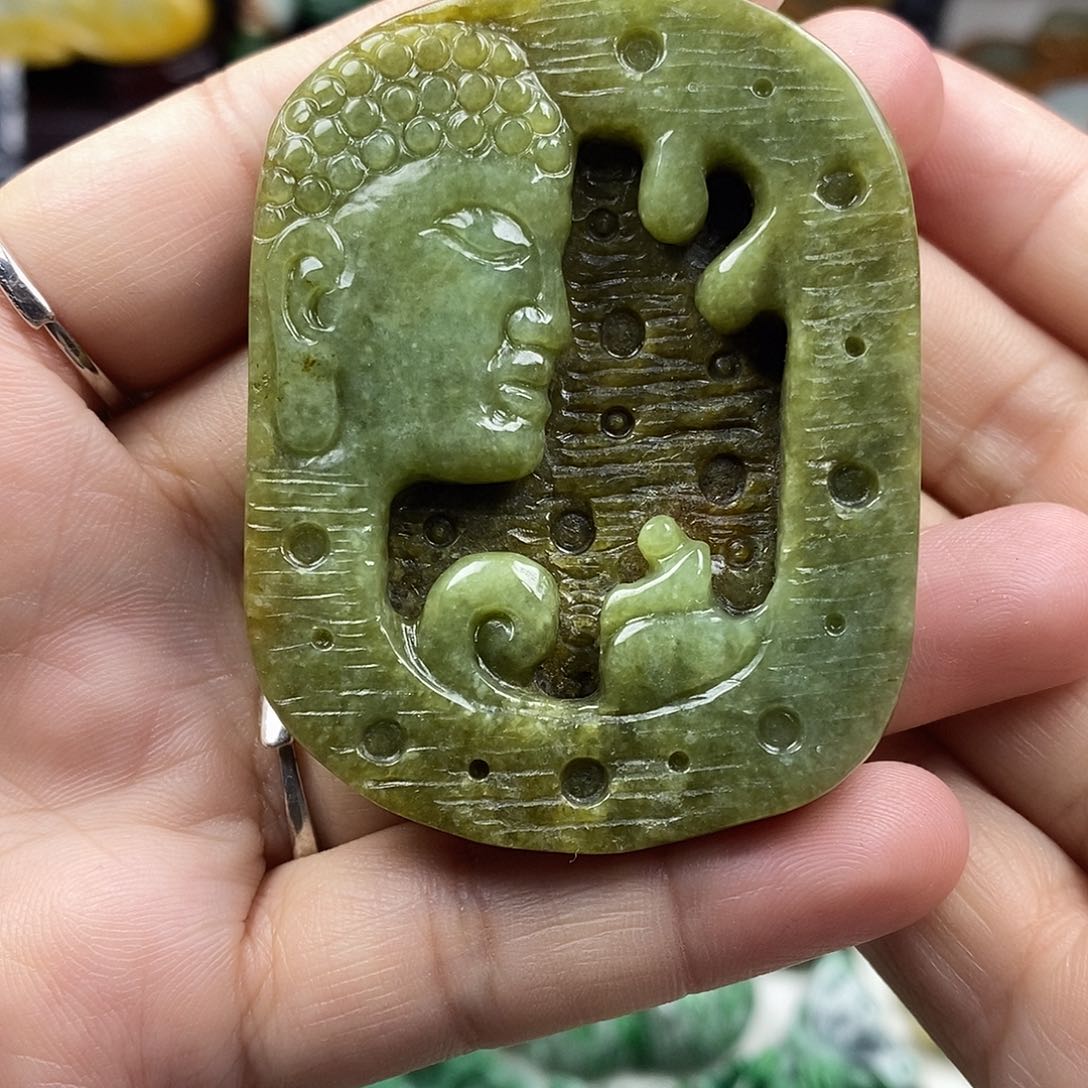 颈饰未镶嵌翡翠牌子