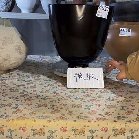 陶瓷哇塞小珑福利花瓶A920