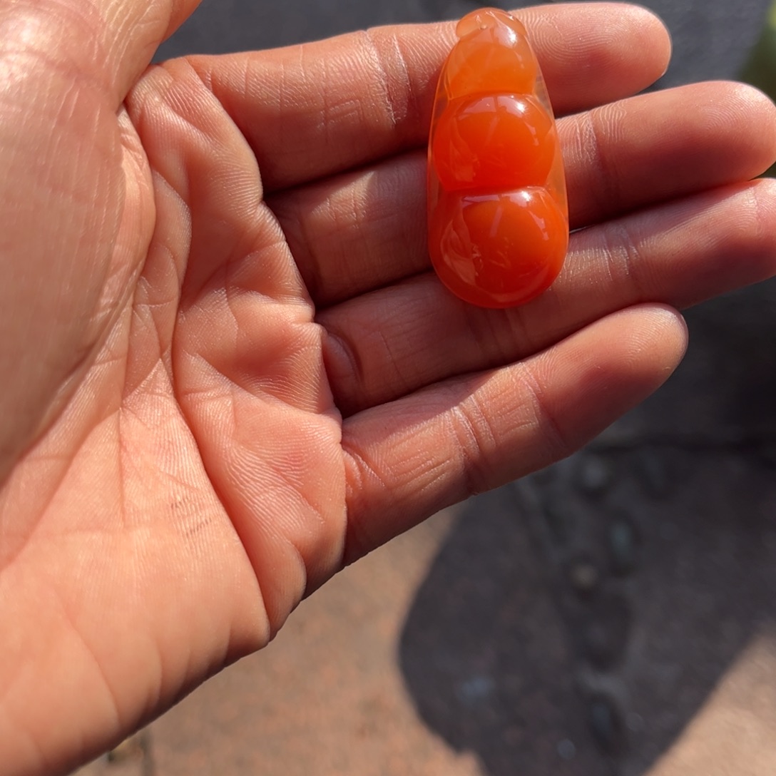 颈饰未镶嵌南红玛瑙