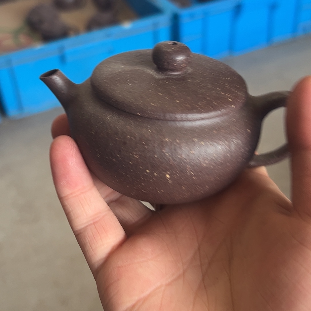 茶壶紫砂紫砂的味道很