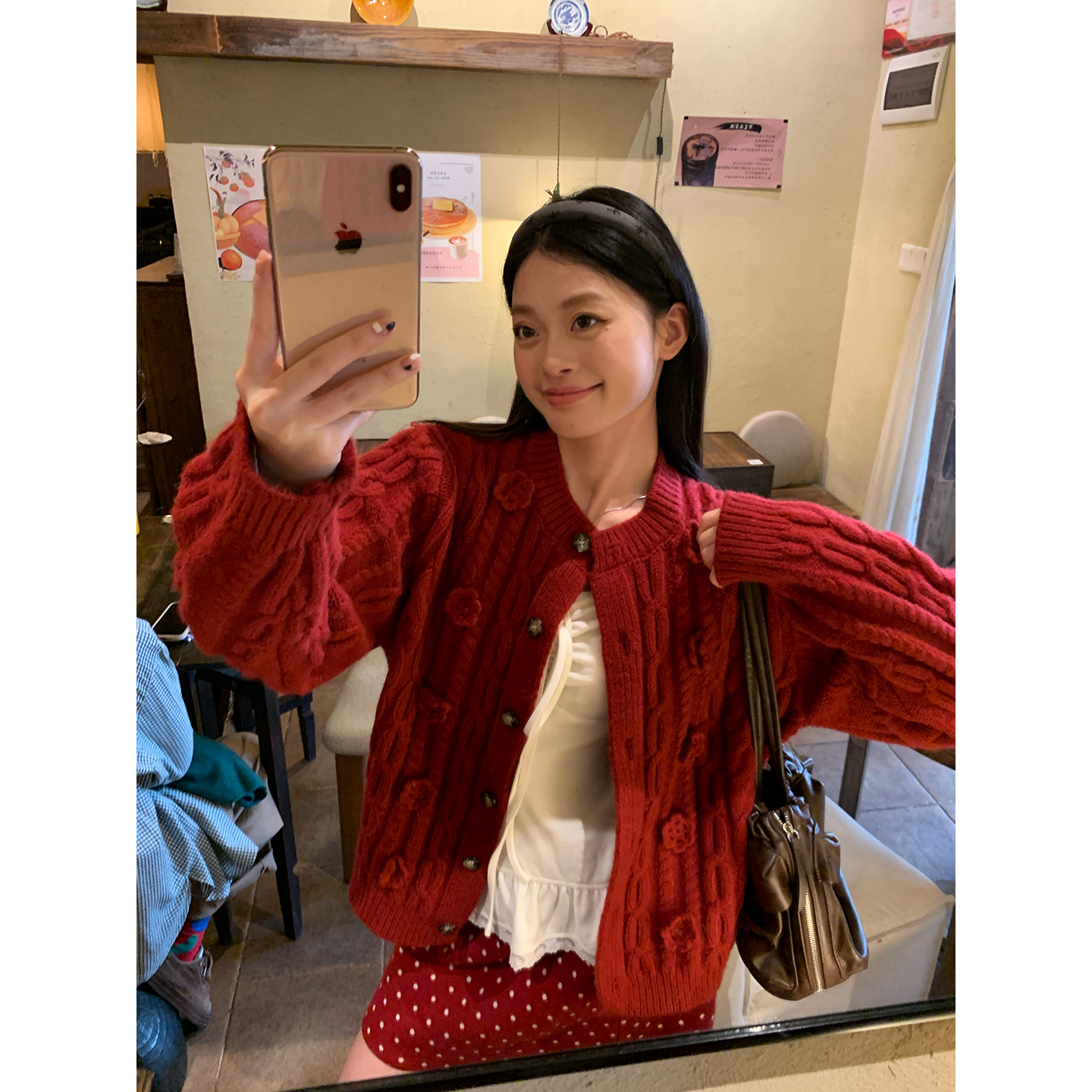 宋正恩12/22 酒红韩系复古甜俏立体花饰绞花针织开衫AAS10611