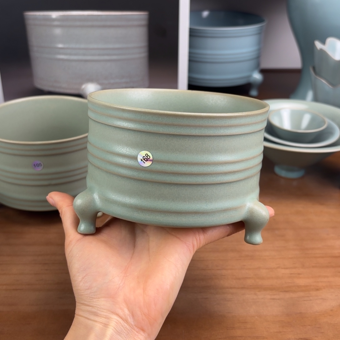 陶盘编号168柴窑中号三足尊