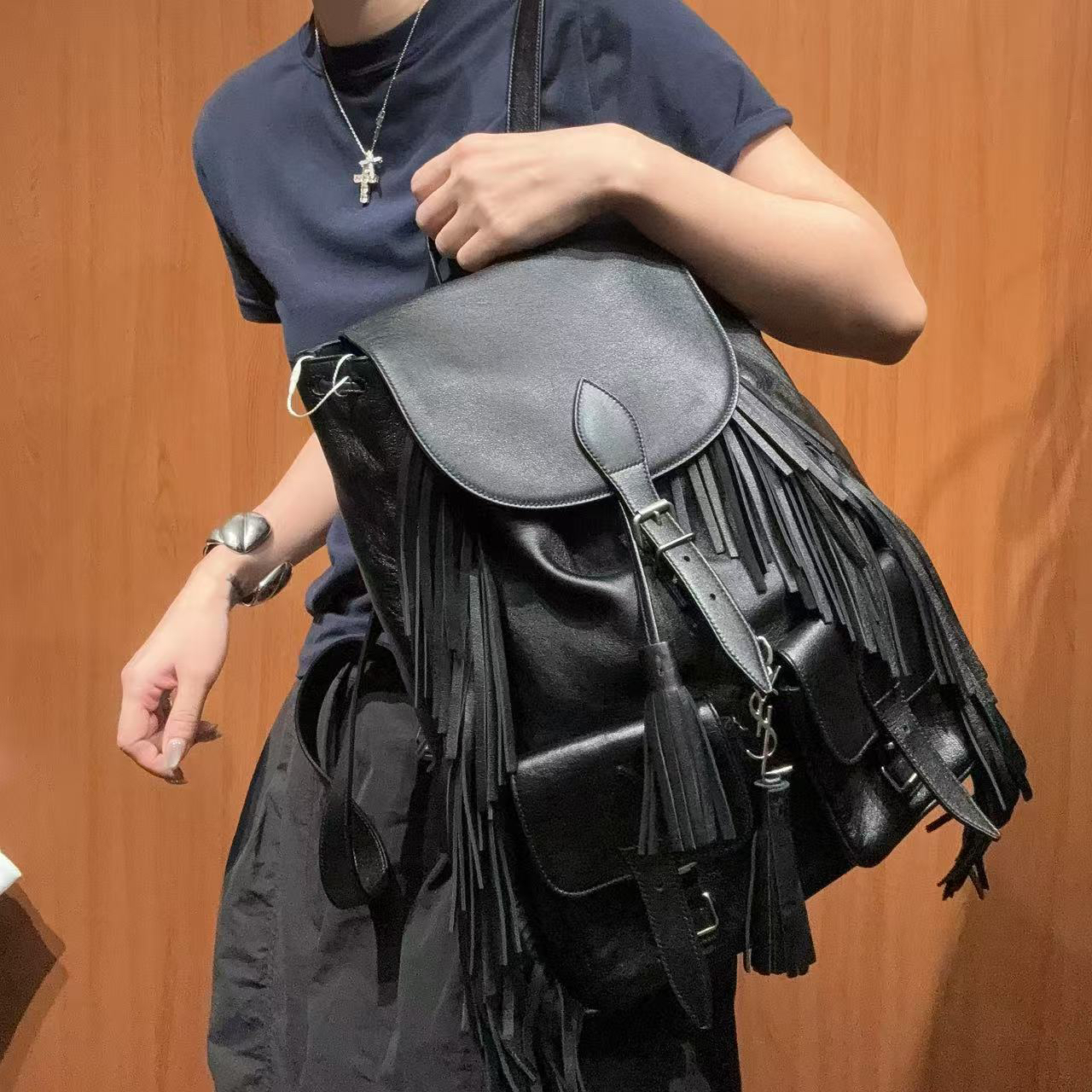 95新 YSL/圣罗兰 【蕾】 87 0859 黑色流苏双肩包
